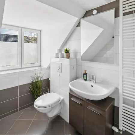 Larooms Merseburg - Apartment Ns03 - 2 Zimmer - 4 Betten - Waschmaschine - Parkplatz - Balkon Merseburg