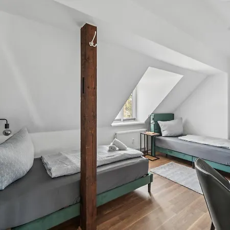 Larooms - Ns03 - 2 - 4 Betten - Waschmaschine - Parkplatz - Balkon * Merseburg